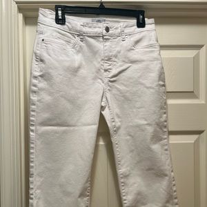 White capri jeans!